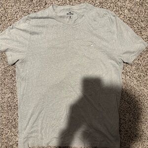 Hollister Men's Light Gray Short Sleeve Tee